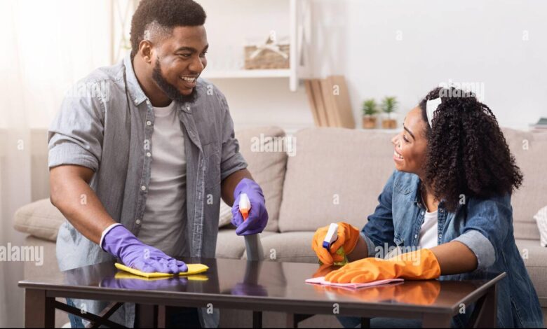 Split-Shift Parenting, Cara Bagi Tugas Rumah Tangga yang Bikin Hubungan Lebih Adil