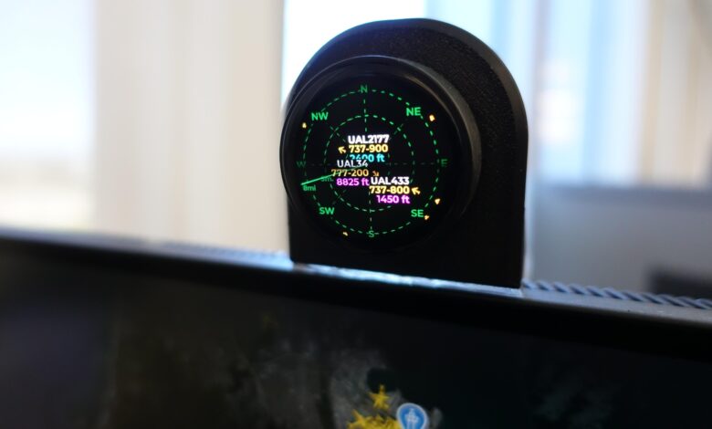 FlightScnr Bikin Langit di Atas Meja Jadi Hidup, Lacak Pesawat Tanpa Solder dan Coding