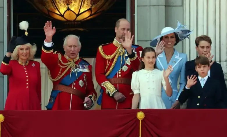 Trooping the Colour di London, Raja dan Ratu Disambut Sorak Rakyat di Balik Ritual Kerajaan