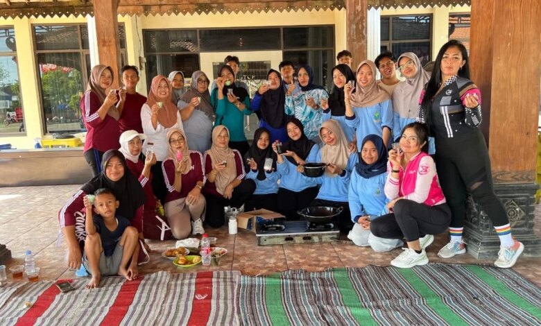 KKN UIN Walisongo Ubah Minyak Jelantah Jadi Lilin Aromaterapi, Warga Desa Bungo Belajar Cuan Ramah Lingkungan