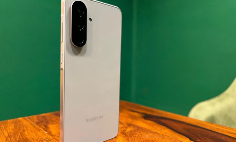 5 Midrange Phones Yang Diam-Diam Lebih Tahan Lama Dari Samsung Galaxy A56