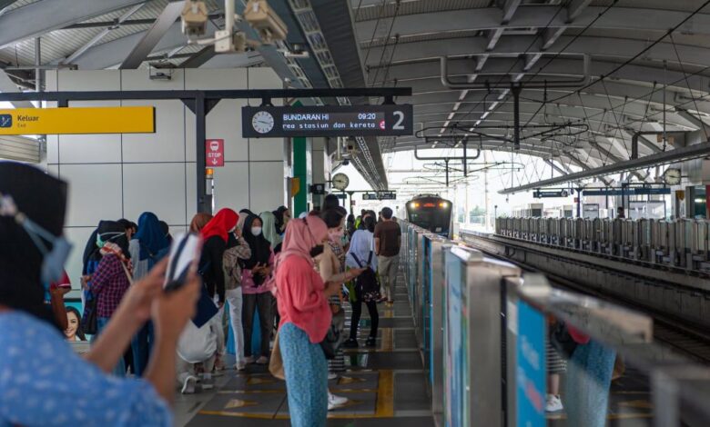 Akses Ditutup Saat Massa Memadat, MRT Jakarta Tetap Berjalan Normal di Bundaran HI dan Dukuh Atas