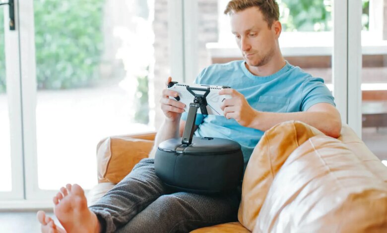 Bantal Gaming Ini Janjikan Main Handheld Lebih Nyaman Di Tempat Tidur, Tanpa Tangan Cepat Kesemutan