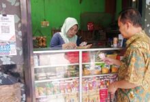 Dari Warung Sembako Kecil ke Penopang Keluarga, Kisah Semarang Ini Tumbuh Bersama Holding Ultra Mikro