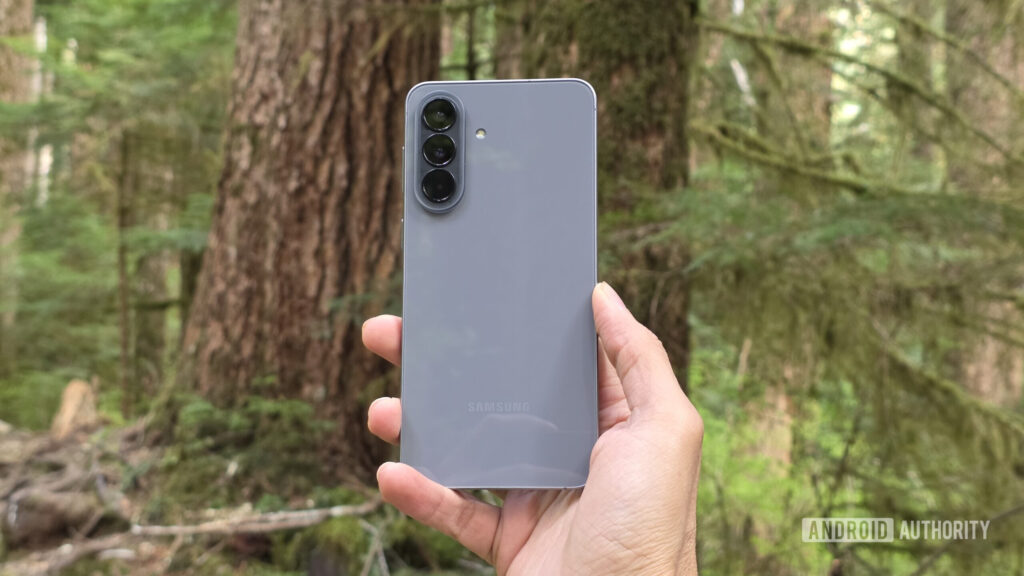 Galaxy A57 5G Bawa AI Yang Sederhanakan Liburan, Dari Rute Sampai Foto