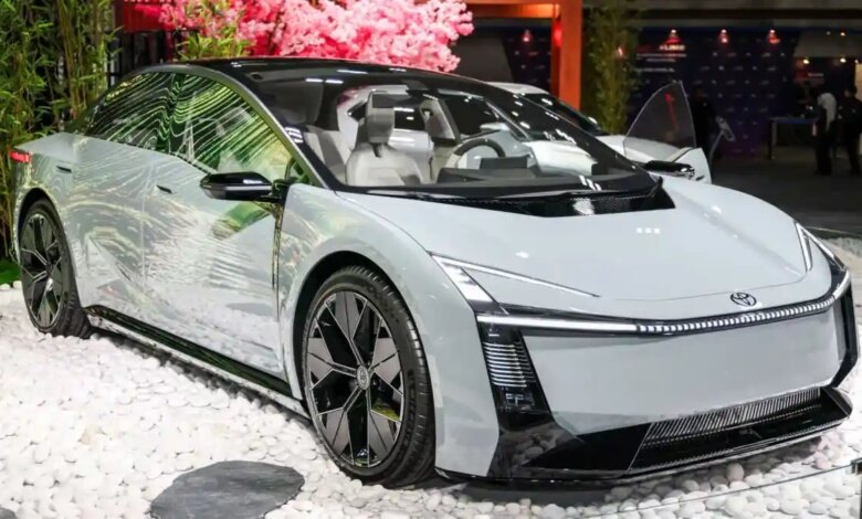 Toyota Corolla Concept Tiba di Asia Tenggara, Wajah Sedan Kalem Itu Kini Terasa seperti Mobil Masa Depan