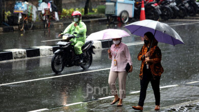 Siang Hingga Sore Jawa Barat Diguyur Hujan, Daerah Mana Paling Berpotensi Terdampak?
