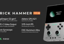 TrimUI Pamer Dua Handheld Vertikal Baru, Satu Bawa Snapdragon Dan Bodi Metal