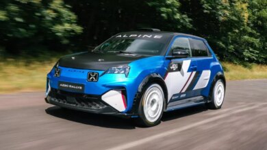 Dua Hatch Listrik Beda Benua, Tampil Seperti Mobil Reli Yang Sama
