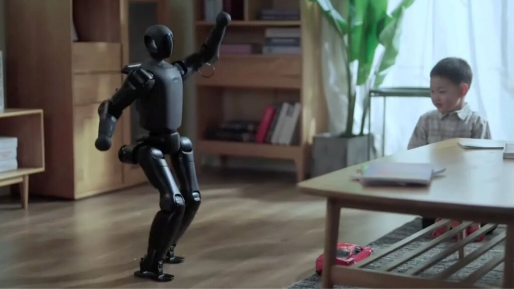 Robot Kecil T1 Menendang Bola Sampai Tembus Dinding, Lompatan Baru yang Bikin Khawatir