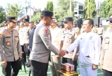 Kapolda Jatim Bagikan 2.055 Kitab Suci di Banyuwangi, Pesan Kerukunan dari Hari Bhayangkara