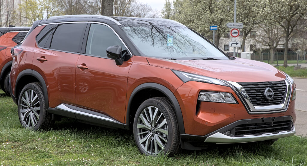 Nissan X-Trail Punya Dua Wajah, Tangguh di Jalan Buruk dan Nyaman untuk Keluarga