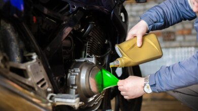 Oli Sintetis atau Semi Sintetis, Pilihan Salah Bisa Bikin Motor Harian Cepat Kehilangan Performa