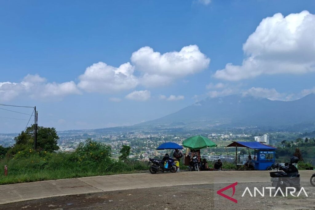 Dari Ciremai Hingga Pangradinan, 20 Gunung Tertinggi Jawa Barat dalam Satu Daftar