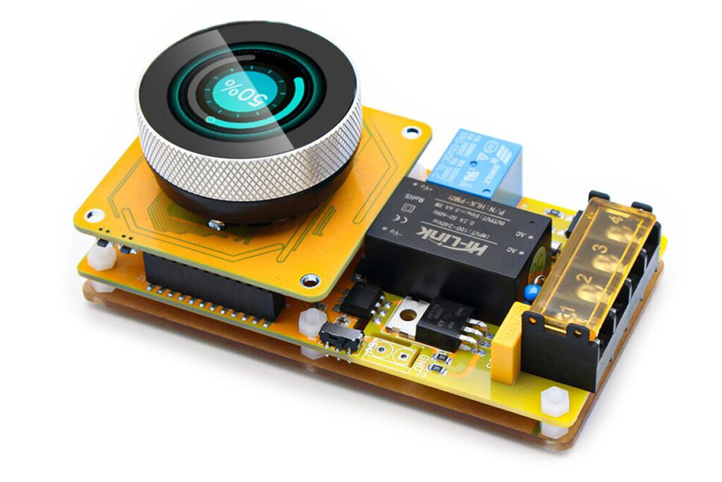 Kontroler ESP32 Ini Punya Layar dan Otaknya Sendiri, Game Bisa Hidup Langsung di Genggaman