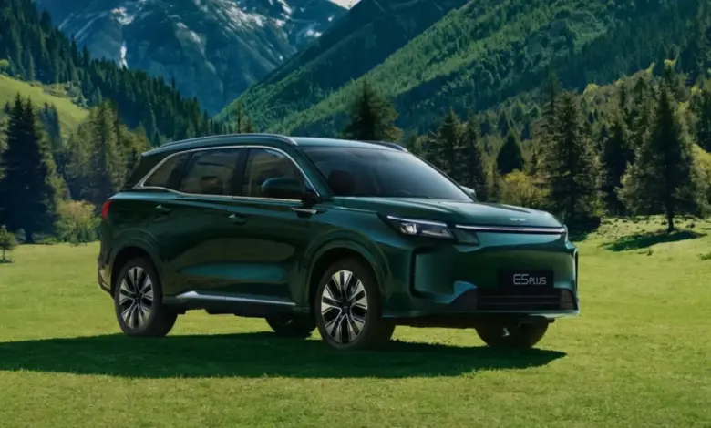 DFSK E5 Plus Siap Debut di GIIAS 2026, SUV PHEV Ini Bawa AI dan 7 Kursi