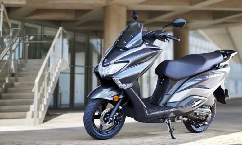 Suzuki Burgman Street 125EX, Rasa Maxi Scooter di Skutik 125 Cc yang Tetap Irit dan Nyaman