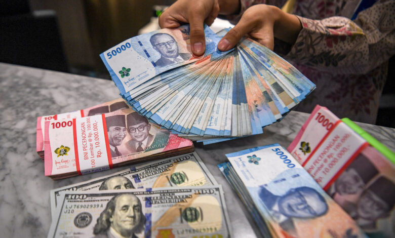 Rupiah Melemah Tipis, Pasar Menahan Napas Menanti Keputusan The Fed