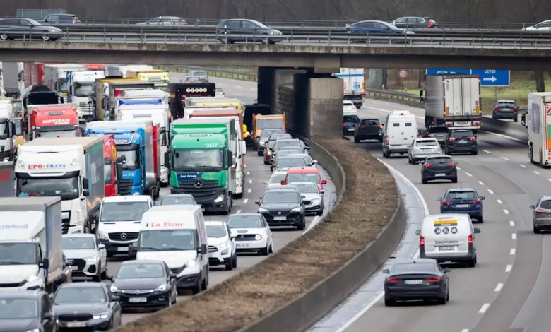 Truk Tergelincir di Tol Jerman, 600 Liter Diesel Tumpah dan Ubah 100 Meter Jalan Jadi Bahaya