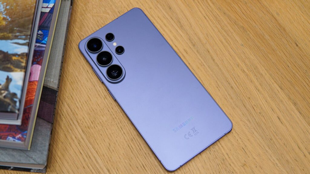 iPhone Ultra Tiba Belakangan, Langsung Ditarungkan Dengan Galaxy S27 Ultra