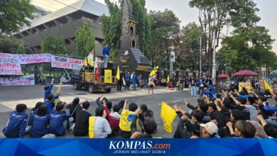 Gelombang Aksi Mahasiswa Semarang Berlanjut, Massa Geruduk Kantor Gubernur Jateng