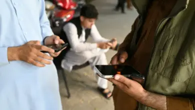 Afghan Dilarang Pakai Smartphone, Pegawai Negeri Terpaksa Lepas Alat Kerja Andalan