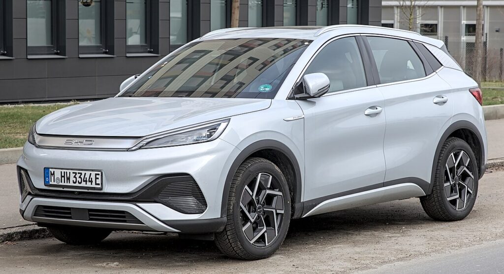 BYD Atto 3 Terasa Menggoda, Jarak Tempuh Panjang dan Harga Rp 500 Jutaan Sulit Diabaikan