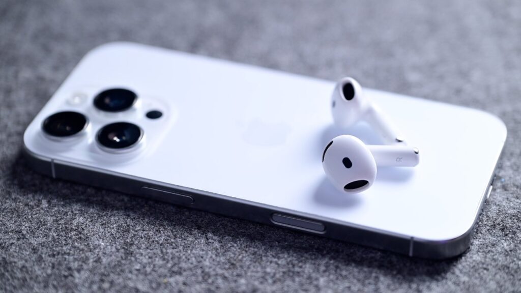 Taruhan Besar Apple di 2027, AirPods Bisa “Melihat” dan iPhone Anniversary Siap Berubah Total