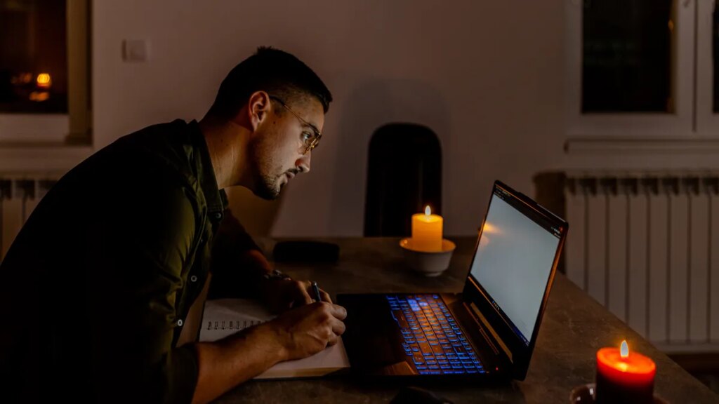 Gadget Sederhana Ini Bisa Selamatkan Laptop Dan WiFi Saat Listrik Padam, Cukup Colok dan Diamkan