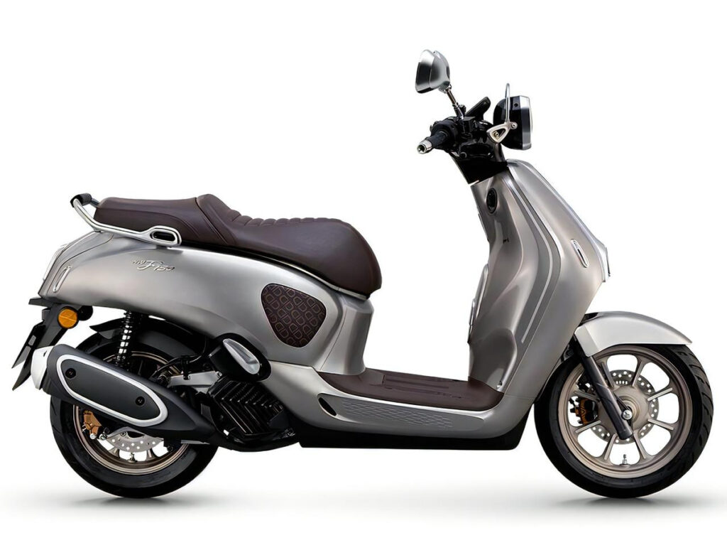 Skutik Retro Rasa Klasik, Honda NWF150 2026 Bawa Radar Pintar Dan Kamera Bawaan