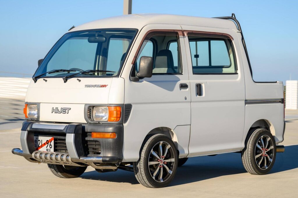 Daihatsu Hijet Bangkit dengan 4WD, Kei Van Rp128 Jutaan Ini Makin Sulit Diremehkan