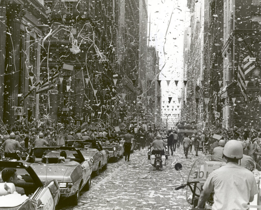 Dari Alat Saham Jadi Hujan Kertas, Sejarah Mengejutkan Di Balik Ticker-Tape Parade New York