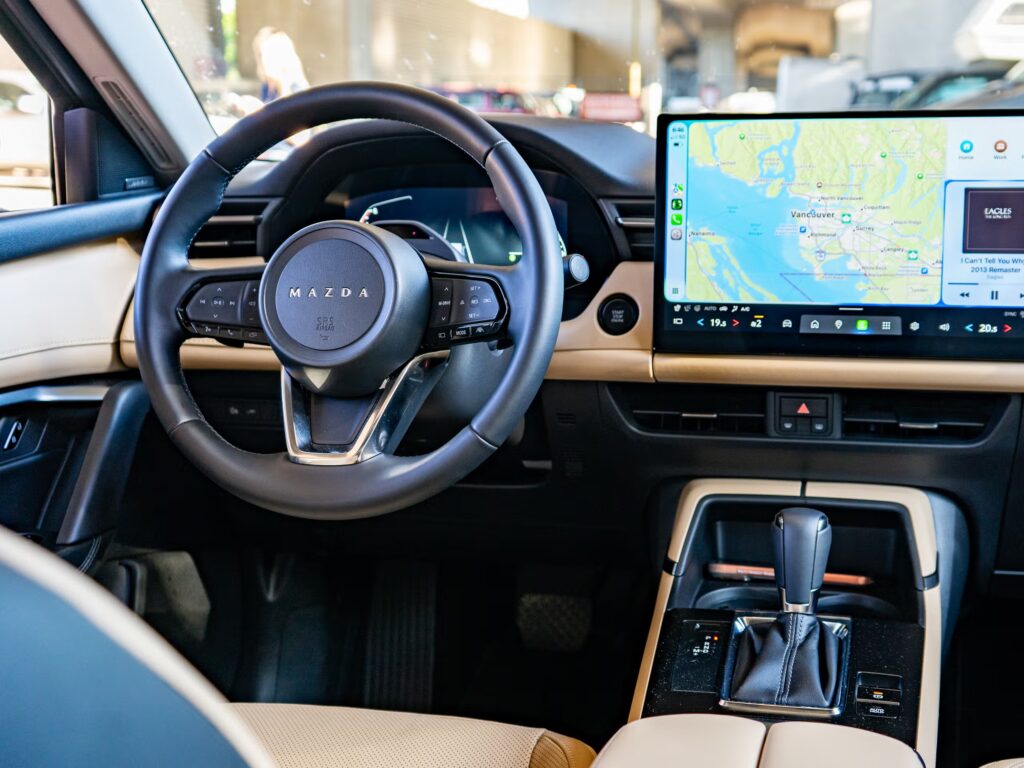 Mazda Pilih Layar Besar, Tombol Fisik Dianggap Justru Mengganggu Fokus Pengemudi