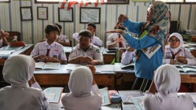 76 Sekolah Kaya Di Jawa Dicoret, Anggaran Makan Gratis Dialihkan ke Daerah 3T