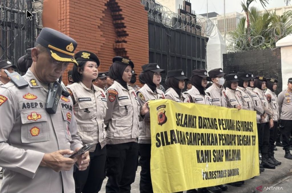 Polda Jabar Kerahkan Tim Negosiator, Jamin Aksi Unjuk Rasa Tetap Aman dan Humanis