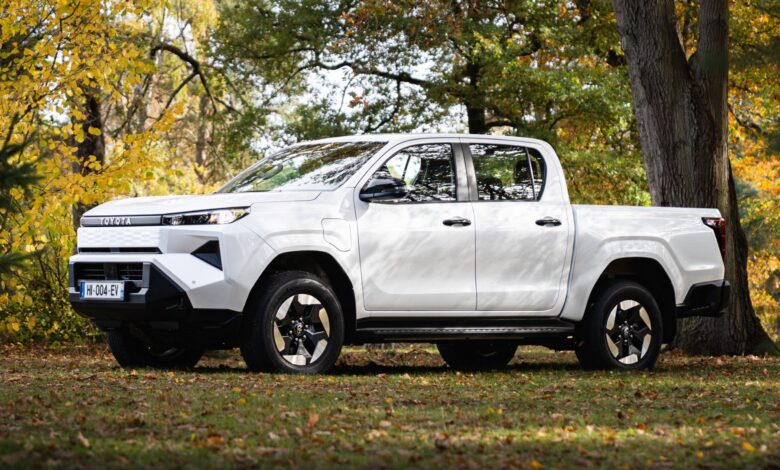 Toyota Hilux BEV Tak Jinak Jadi Pikap Listrik, DNA Mobil Pekerja Kerasnya Tetap Utuh