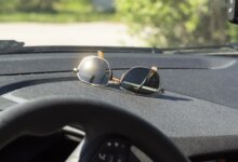 7 Benda Ini Sering Tertinggal Di Mobil Panas, Dan Risikonya Lebih Serius Dari Yang Dikira
