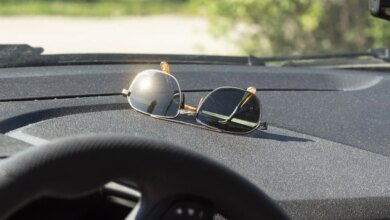 7 Benda Ini Sering Tertinggal Di Mobil Panas, Dan Risikonya Lebih Serius Dari Yang Dikira