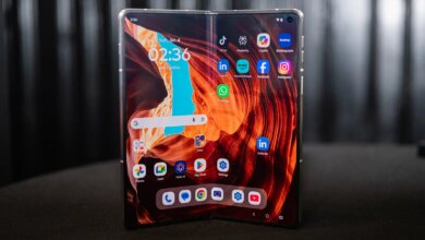 Motorola Razr Fold Tak Unggul di Atas Kertas, Tapi Justru Terasa Lebih Enak Dipakai
