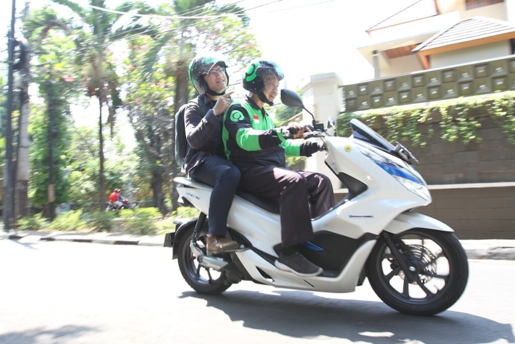 Driver Ojol Mulai Melirik Motor Listrik, Biaya Harian Bisa Susut Jauh Tanpa Ribet Cas