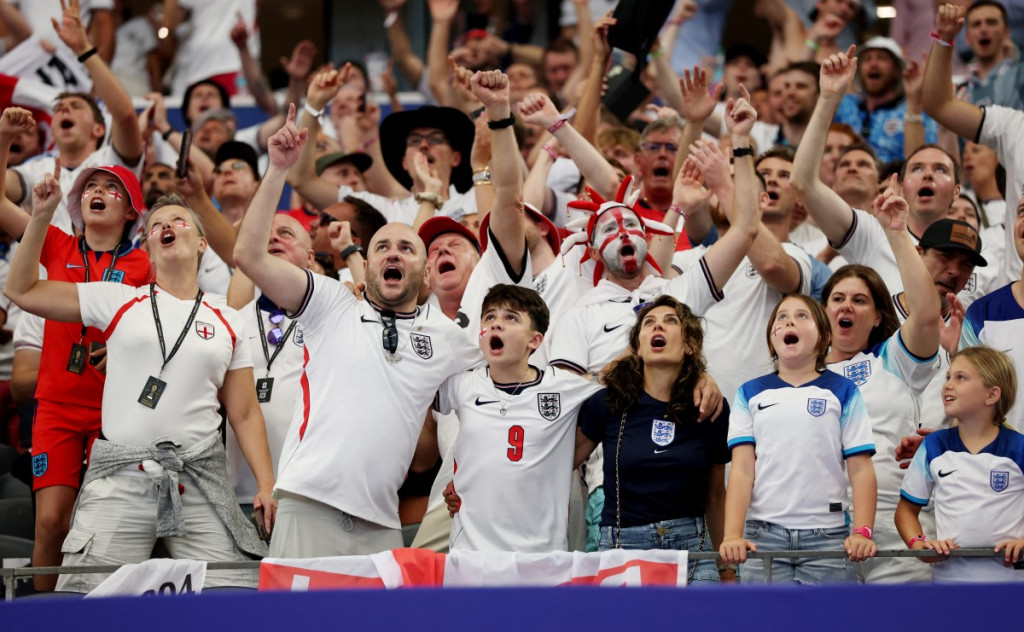 Timnas Inggris Pilih Wonderwall Sebagai Anthem Resmi, Emosi Suporter Mengiringi Langkah The Three Lions