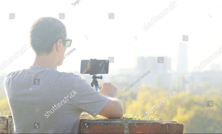 Tripod HP Ini Bikin Solo Traveling Makin Mandiri, Foto Estetik Tanpa Merepotkan Orang Lain
