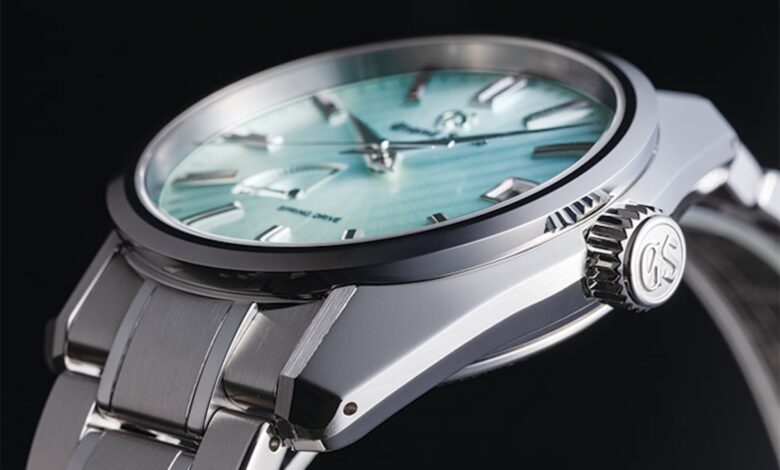 Grand Seiko SBGA523 Hadir Terbatas, Dial Bulu Merak Biru-Hijau yang Sulit Diabaikan