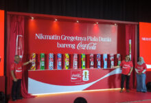 Coca-Cola Ubah KRL Jadi Atmosfer Piala Dunia, Kaleng Edisi Khusus dan Lagu Lokal