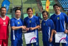 Adam Alis Dan Ajat Sudrajat Berbagi Lapangan, Reuni Lintas Generasi Persib Bandung