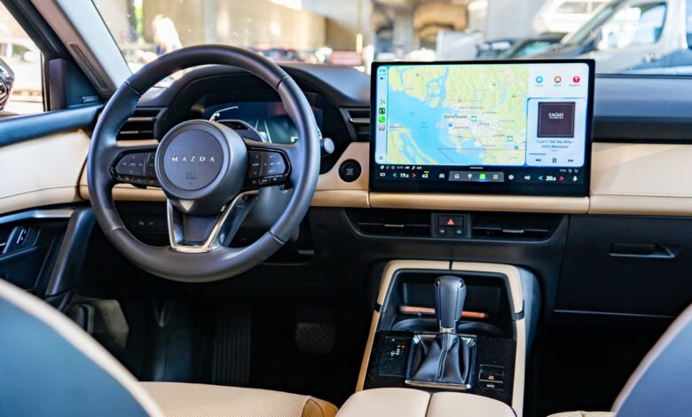 Mazda Bilang Layar Sentuh Lebih Aman, Tombol Fisik Justru Bikin Pengemudi Menunduk