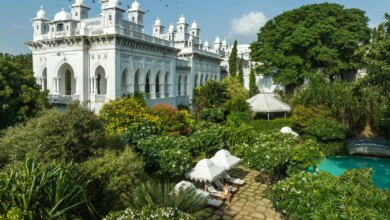 6 Prompt Gemini AI untuk Foto di Taman Istana yang Terlihat Mewah dan Natural