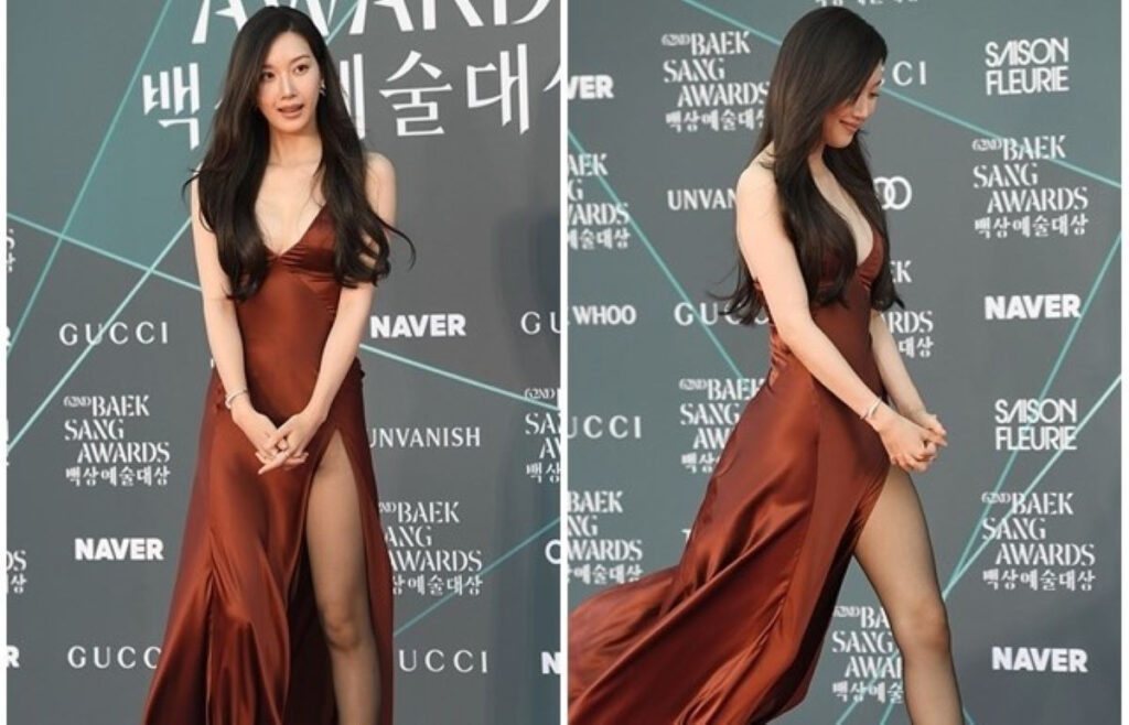 Moon Ga Young Tampil Mewah Dalam Gaun Hijau Zamrud, Sorotan Tertuju ke Tato Punggungnya