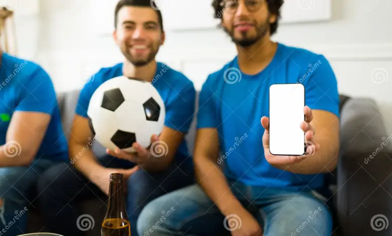 Piala Dunia 2026 Tak Lagi Cukup Satu Layar, Smartphone Kini Jadi Pusat Komando Penonton