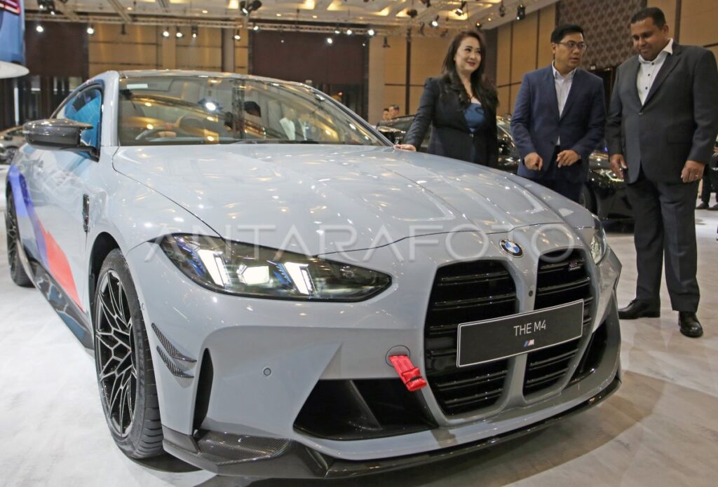 BMW M4 Baru Tinggalkan Kidney Grille Raksasa, Siluet Klasiknya Justru Kian Menggoda